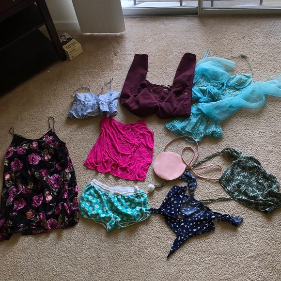 RANDOM BUNDLE 9 items/$3